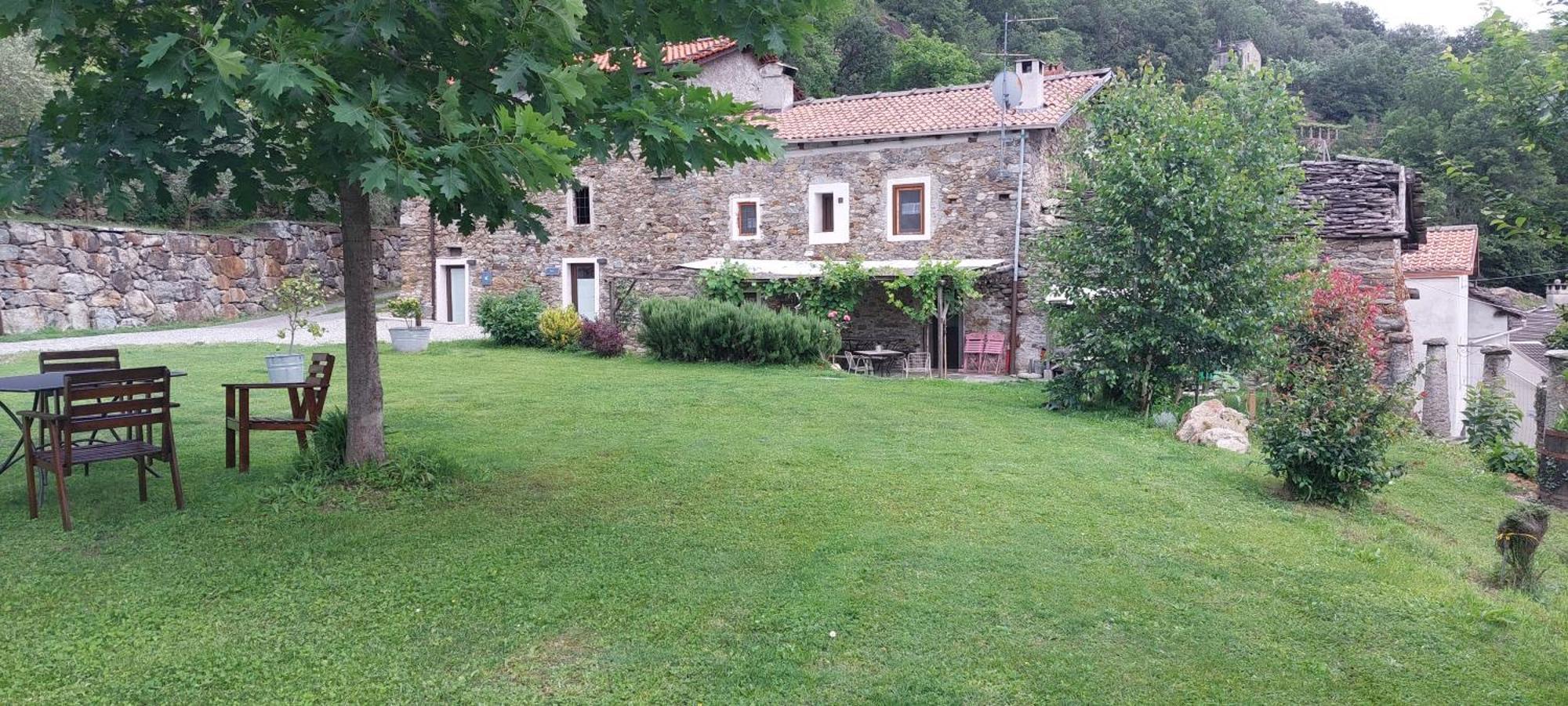 Relais Del Brigante Panzió Settimo Vittone Kültér fotó